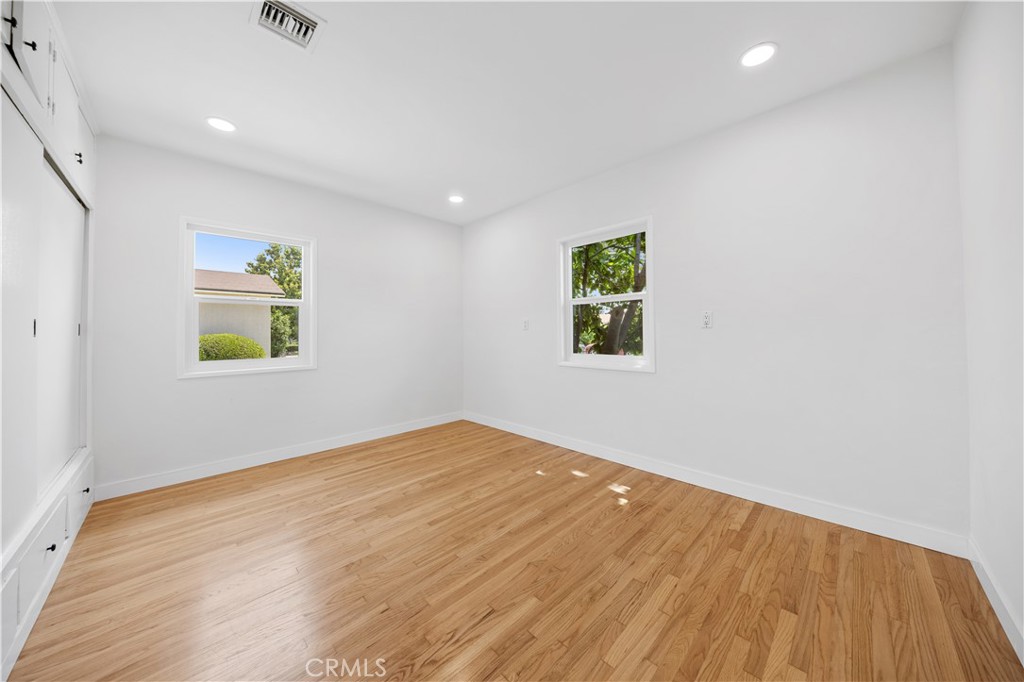 5030 Kauffman Avenue Property Photo 26