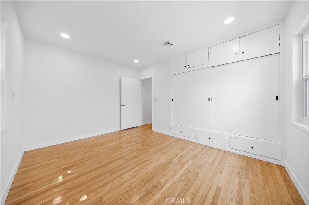 5030 Kauffman Avenue Property Photo 27