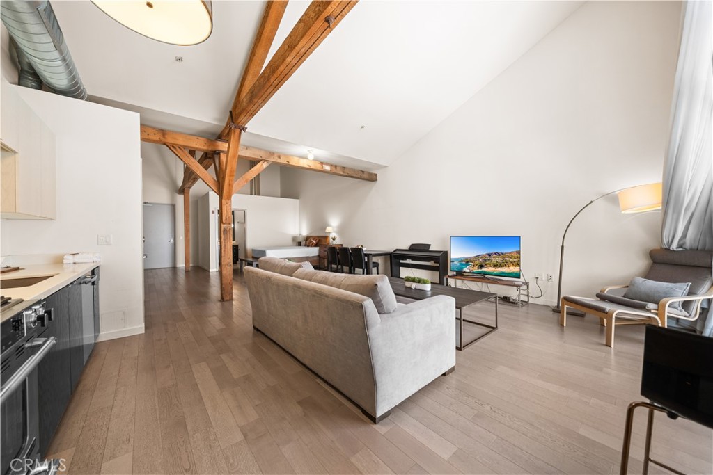 527 Molino Street 213 Property Photo 14