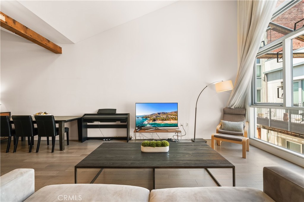 527 Molino Street 213 Property Photo 15