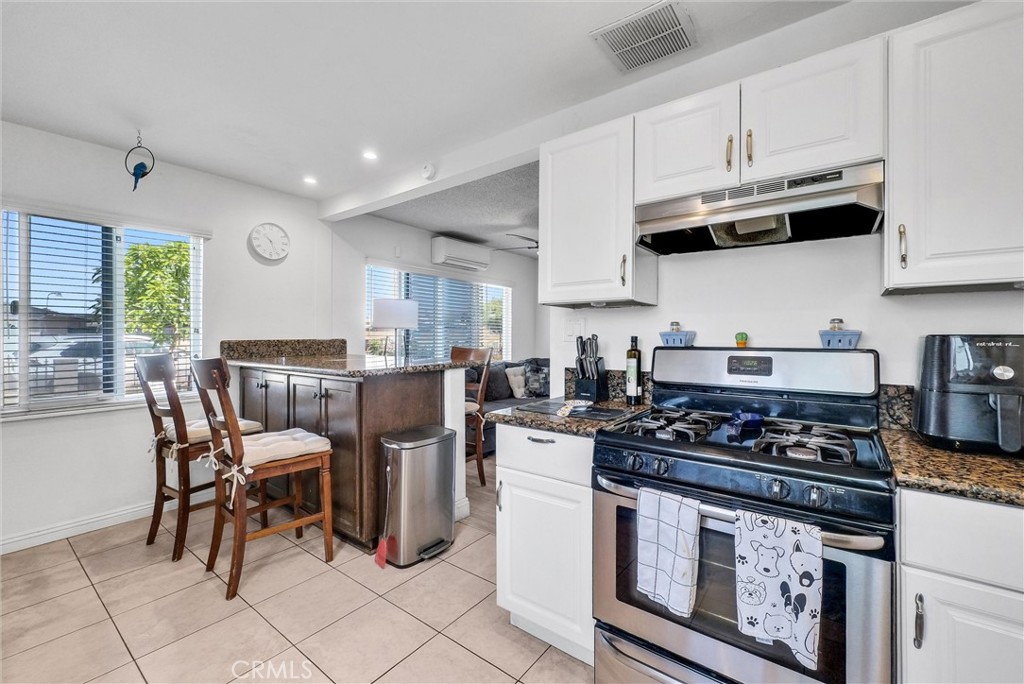 155 N Acacia Avenue Property Photo 14