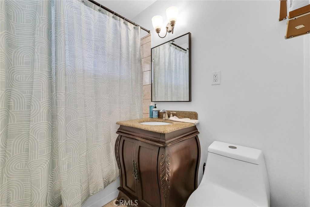 155 N Acacia Avenue Property Photo 17