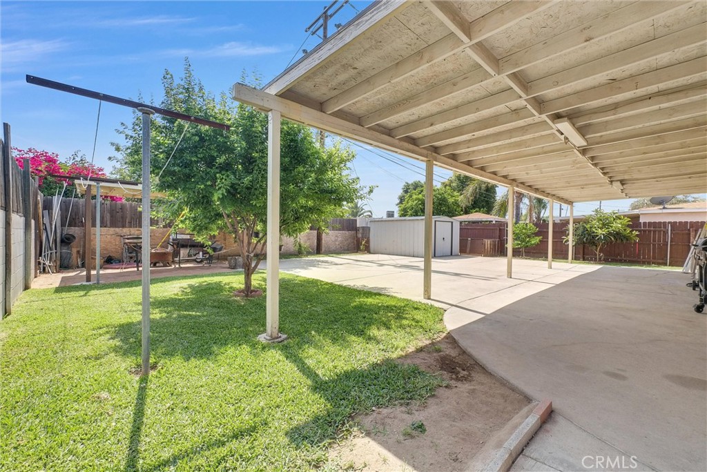 155 N Acacia Avenue Property Photo 23