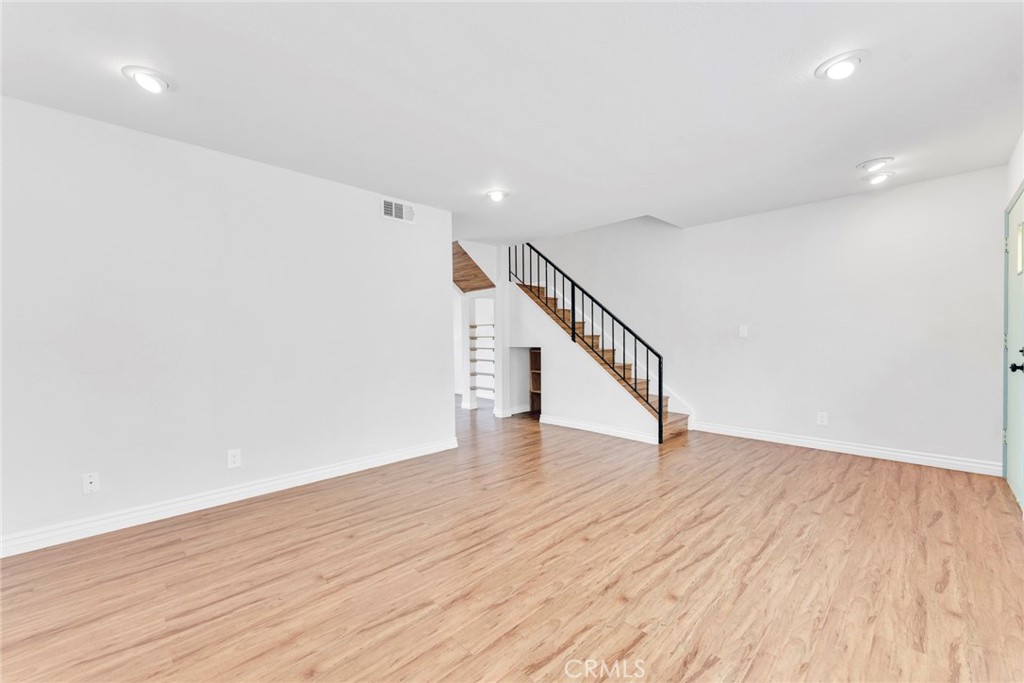 23509 Twin Spring Lane Property Photo 3