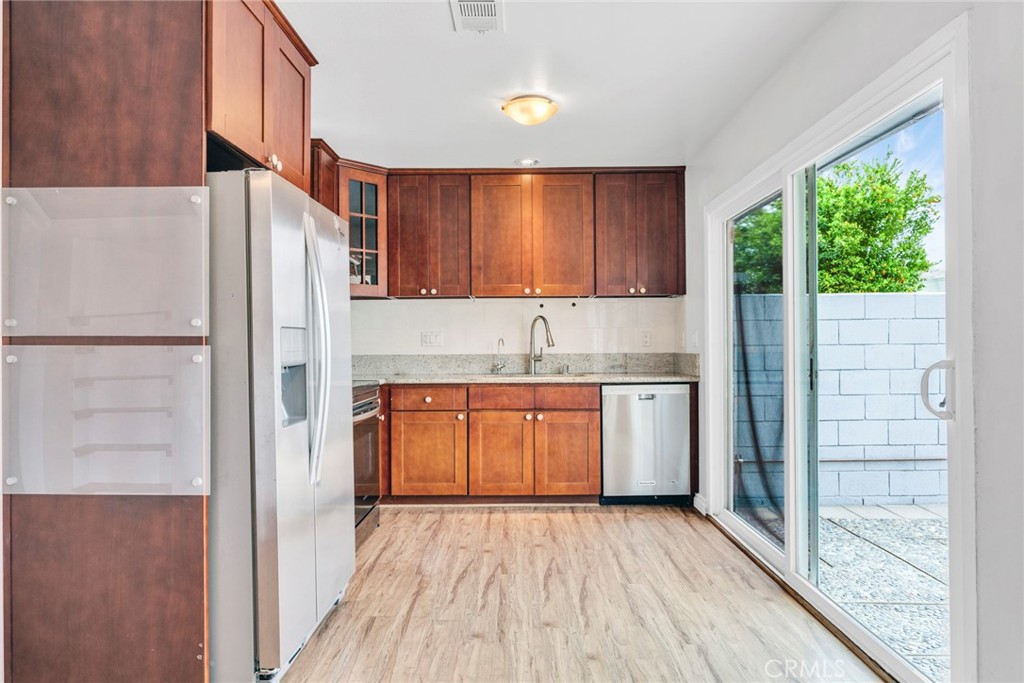 23509 Twin Spring Lane Property Photo 6
