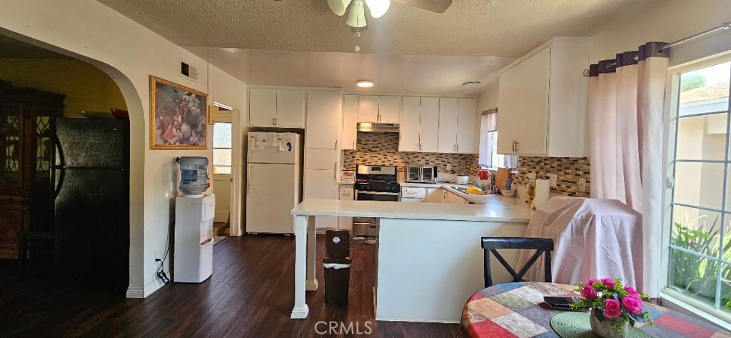 17441 Hiawatha Street Property Photo 2