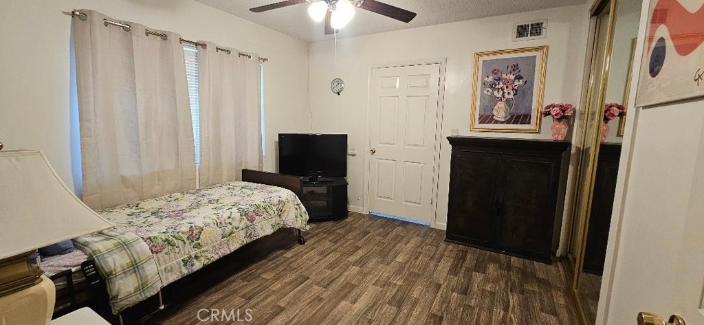 17441 Hiawatha Street Property Photo 3