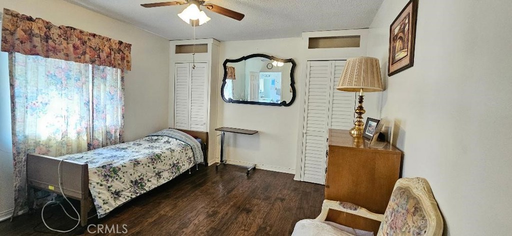 17441 Hiawatha Street Property Photo 4