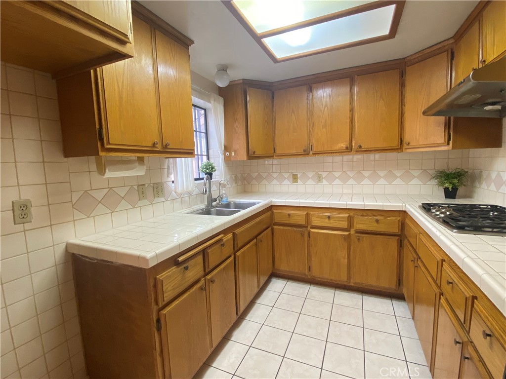 1901 La Paloma Avenue Property Photo 5