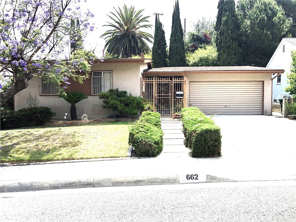 662 Kempton Avenue Property Photo 1