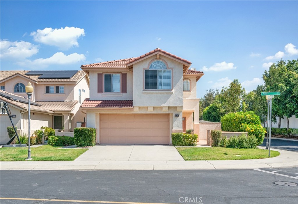575 E Nubia Street Property Photo 1