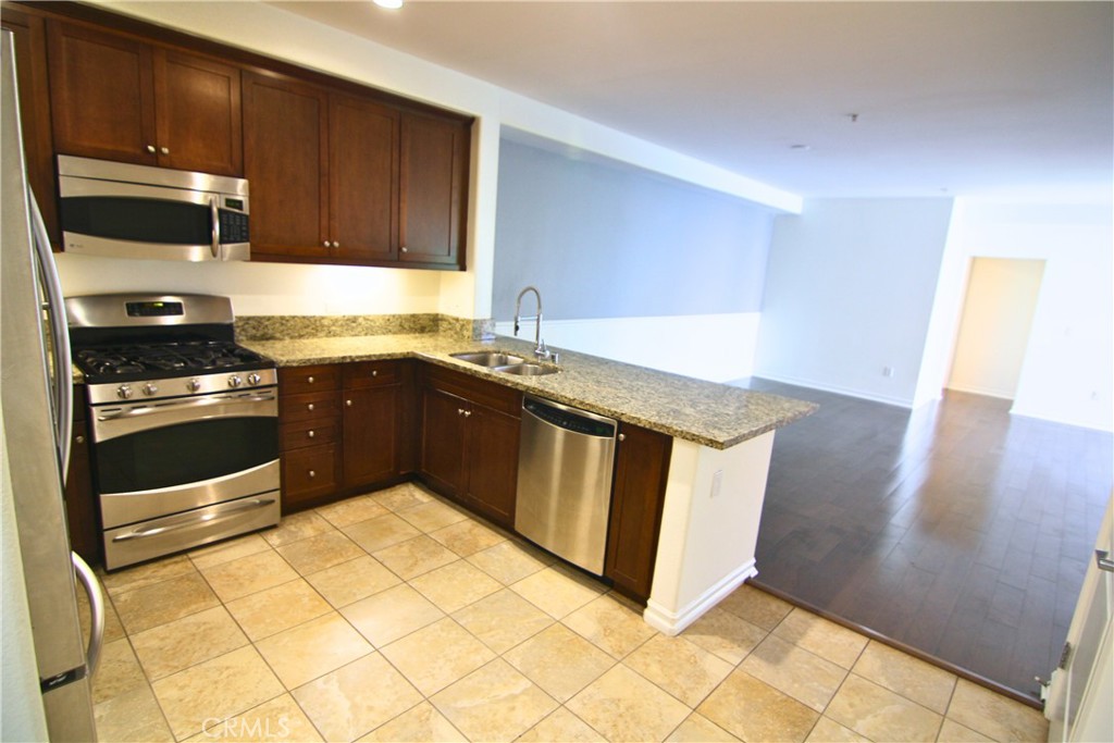 629 Traction Avenue 508 Property Photo 1