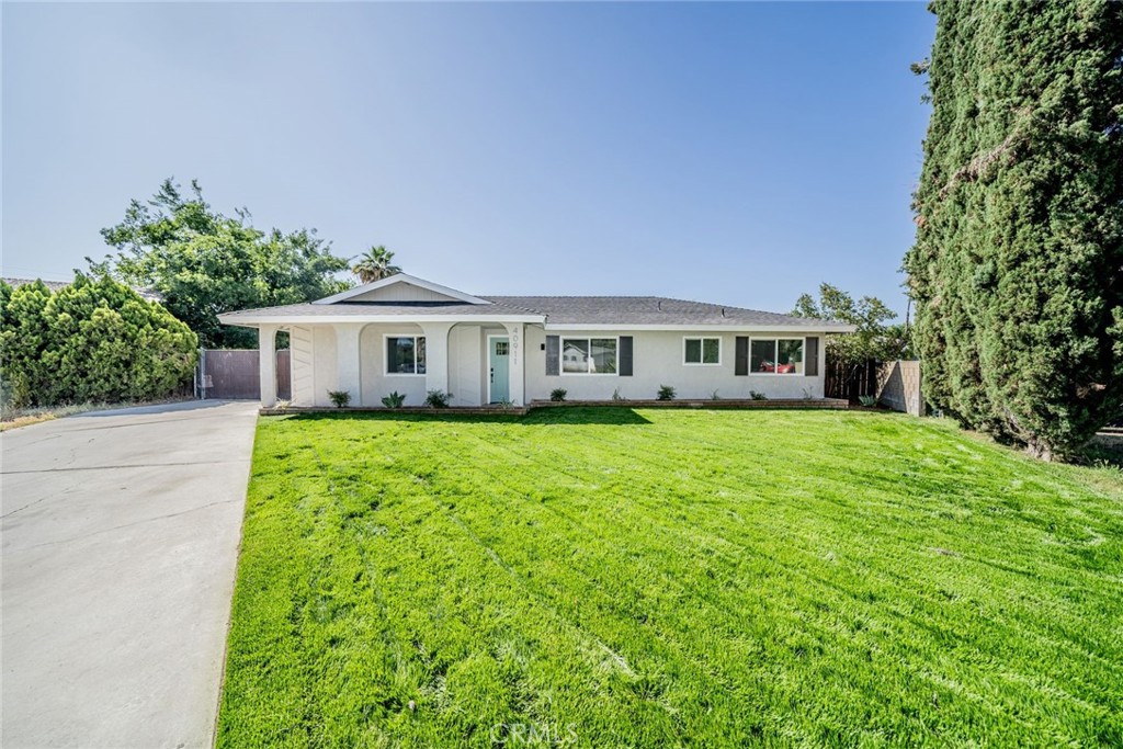 40911 Lela May Avenue Property Photo 2