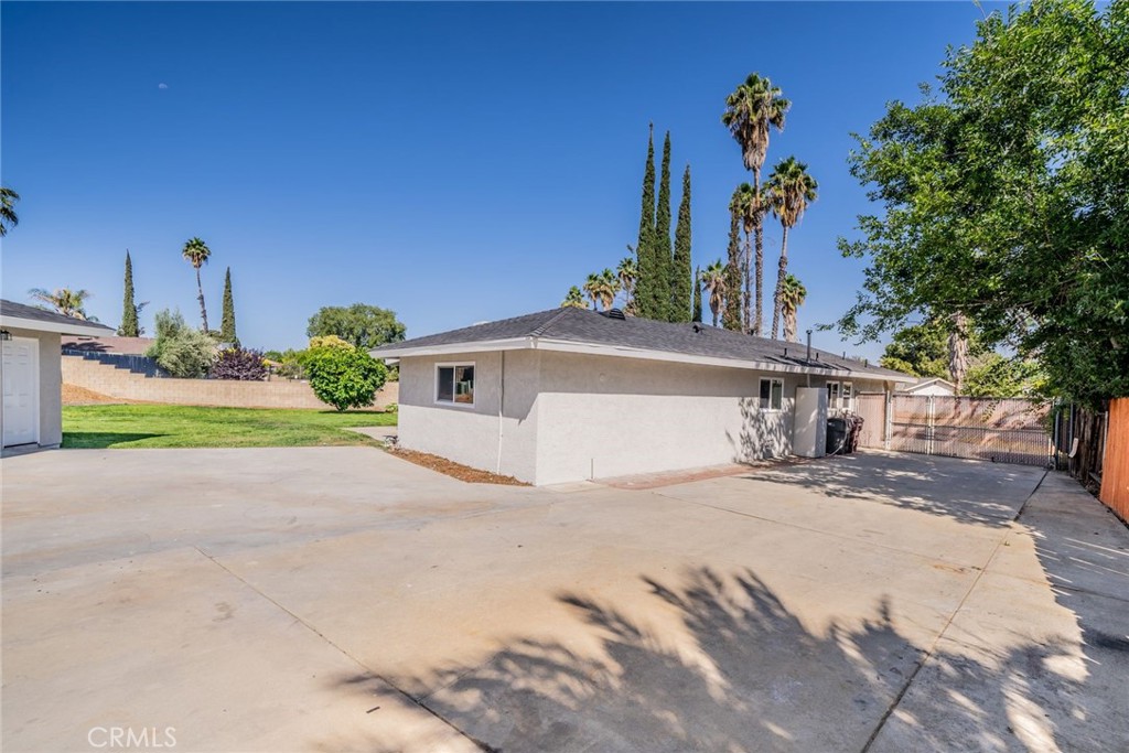 40911 Lela May Avenue Property Photo 17