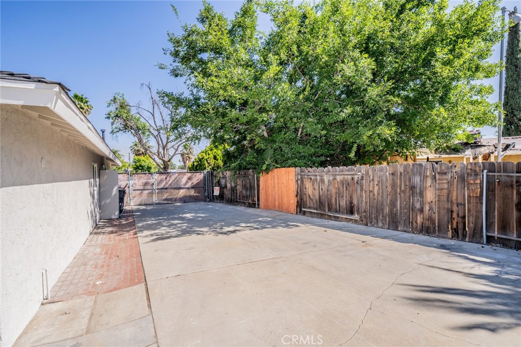 40911 Lela May Avenue Property Photo 18