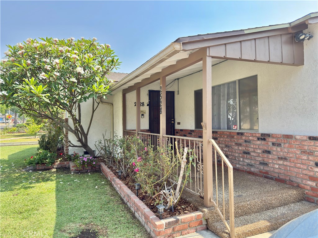 2528 Whitney Drive Property Photo 2