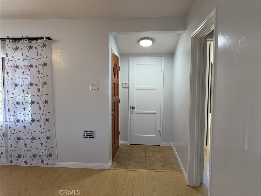 2528 Whitney Drive Property Photo 4