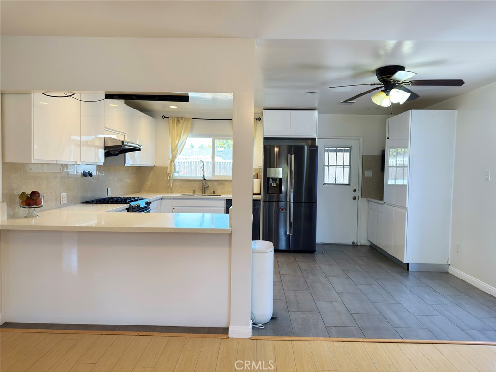2528 Whitney Drive Property Photo 7