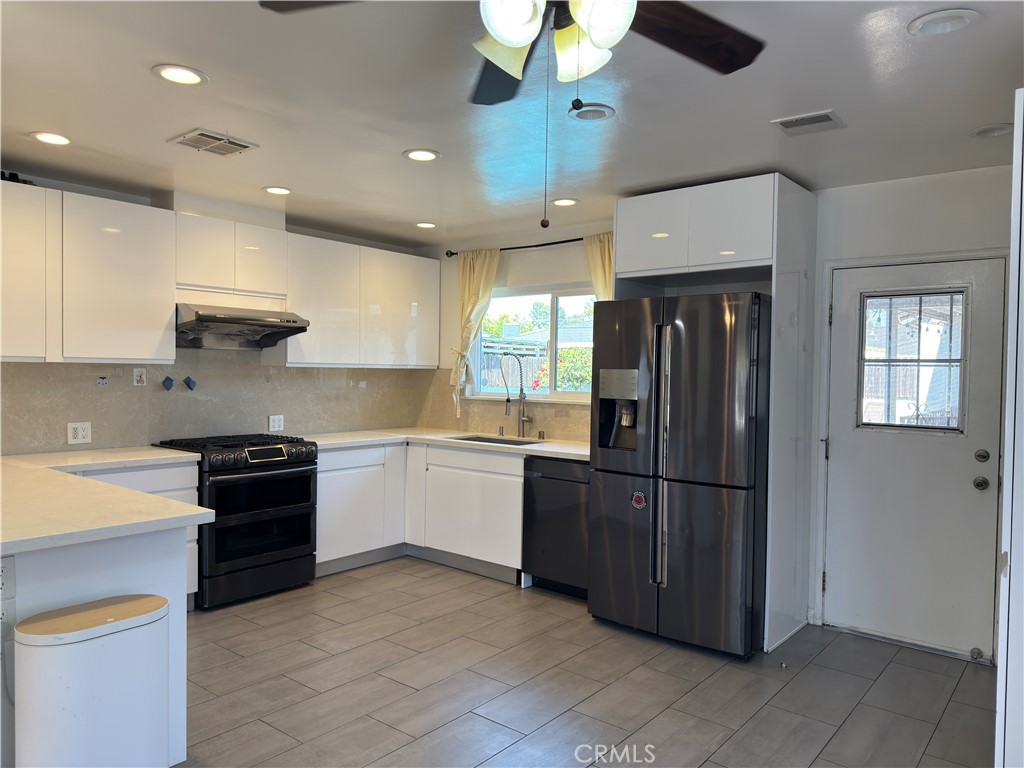 2528 Whitney Drive Property Photo 8