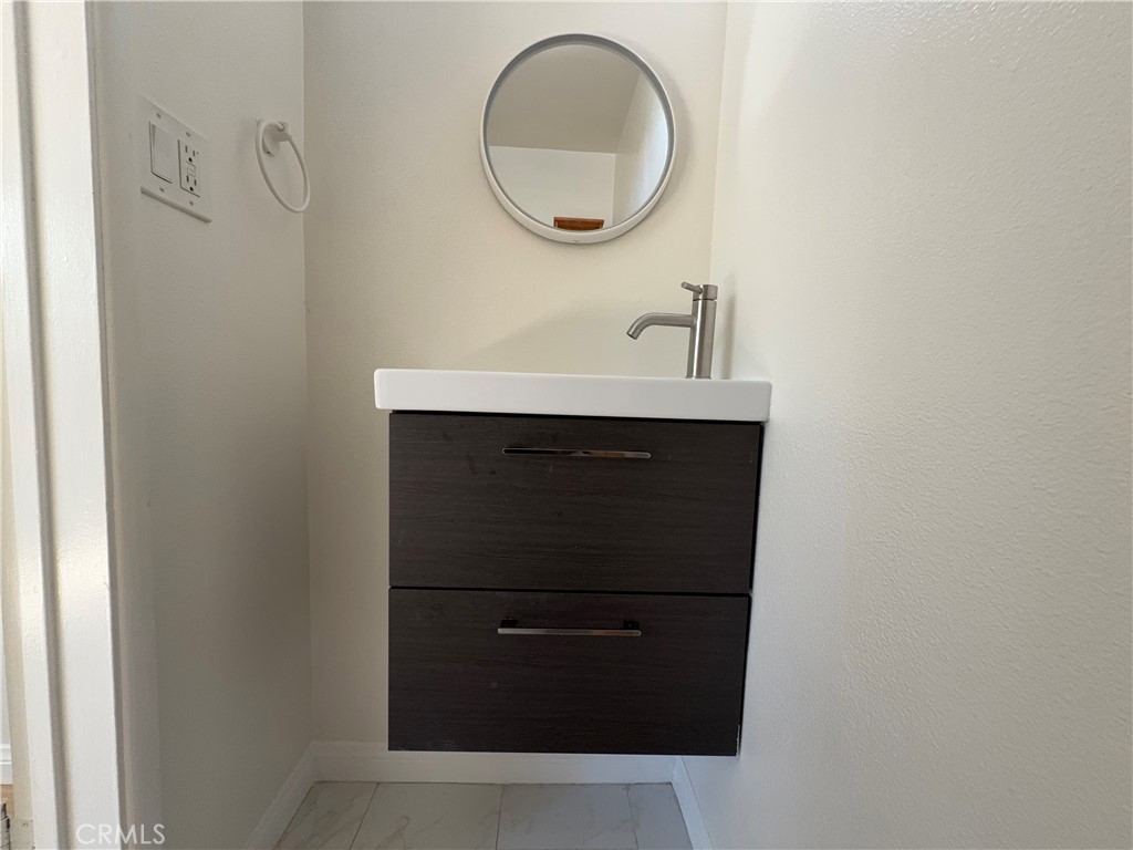 2528 Whitney Drive Property Photo 12