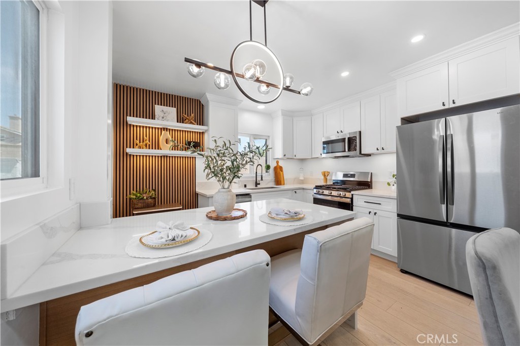 16082 Athol Street Property Photo 4