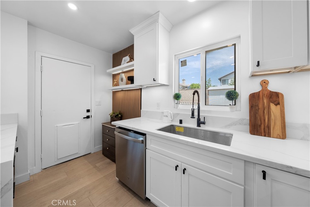 16082 Athol Street Property Photo 6