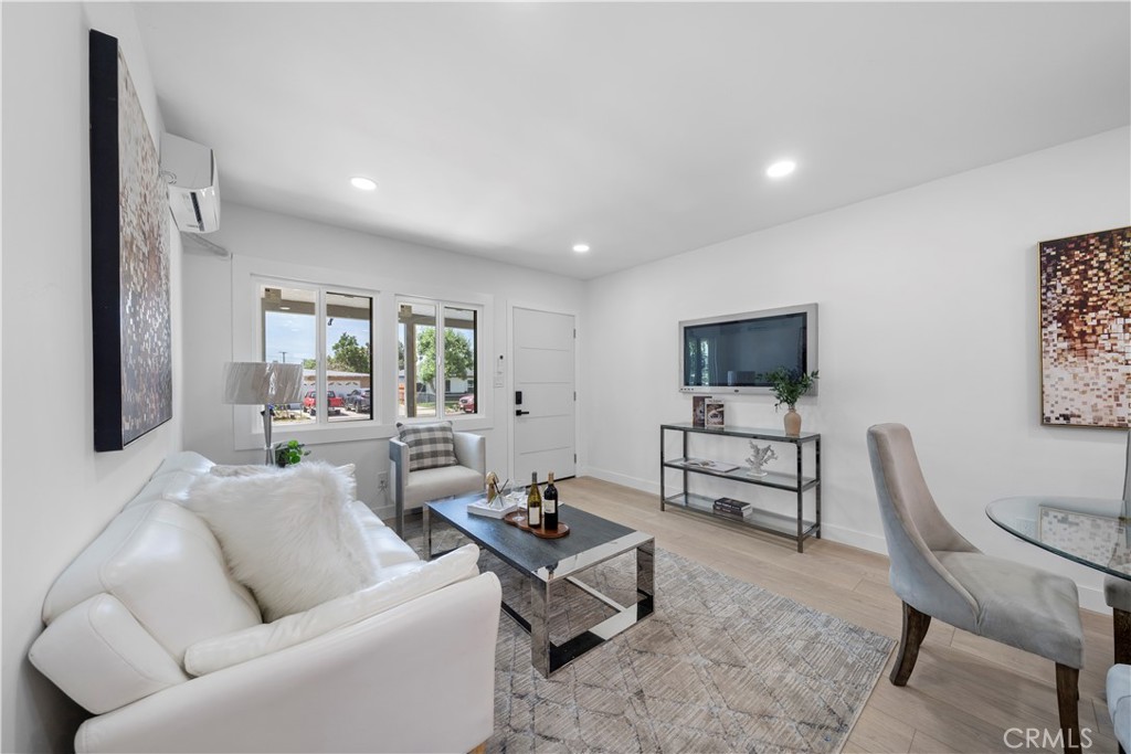 16082 Athol Street Property Photo 8