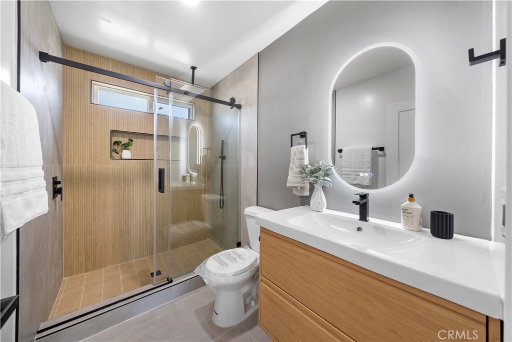 16082 Athol Street Property Photo 11