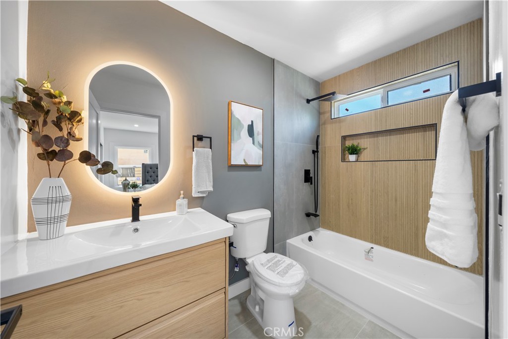 16082 Athol Street Property Photo 18