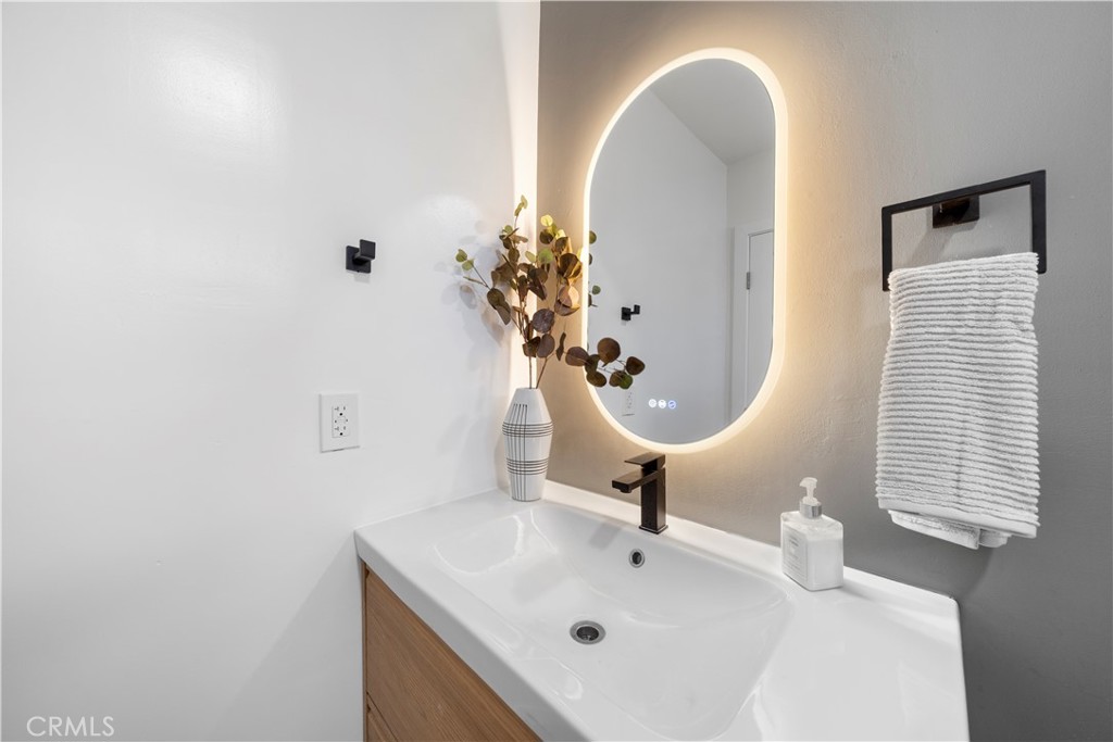 16082 Athol Street Property Photo 20