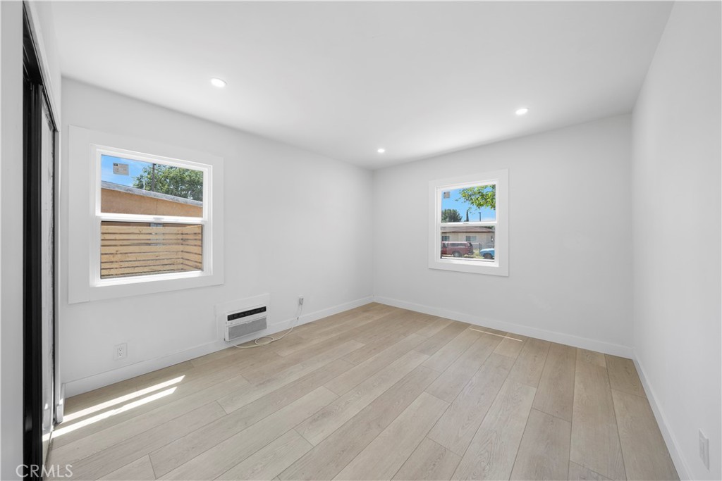 16082 Athol Street Property Photo 21