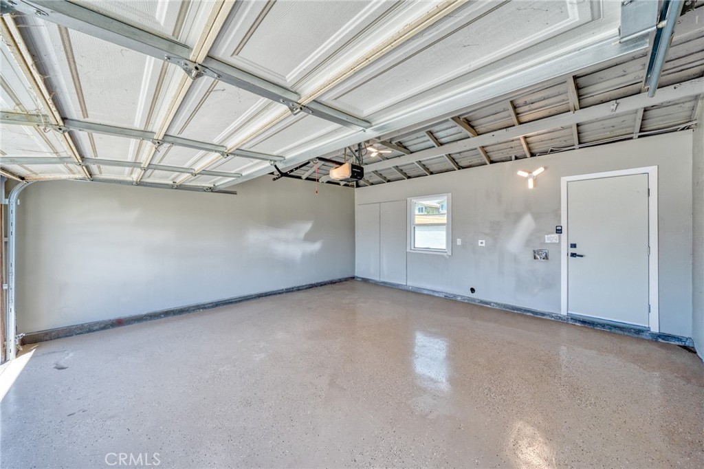 16082 Athol Street Property Photo 23