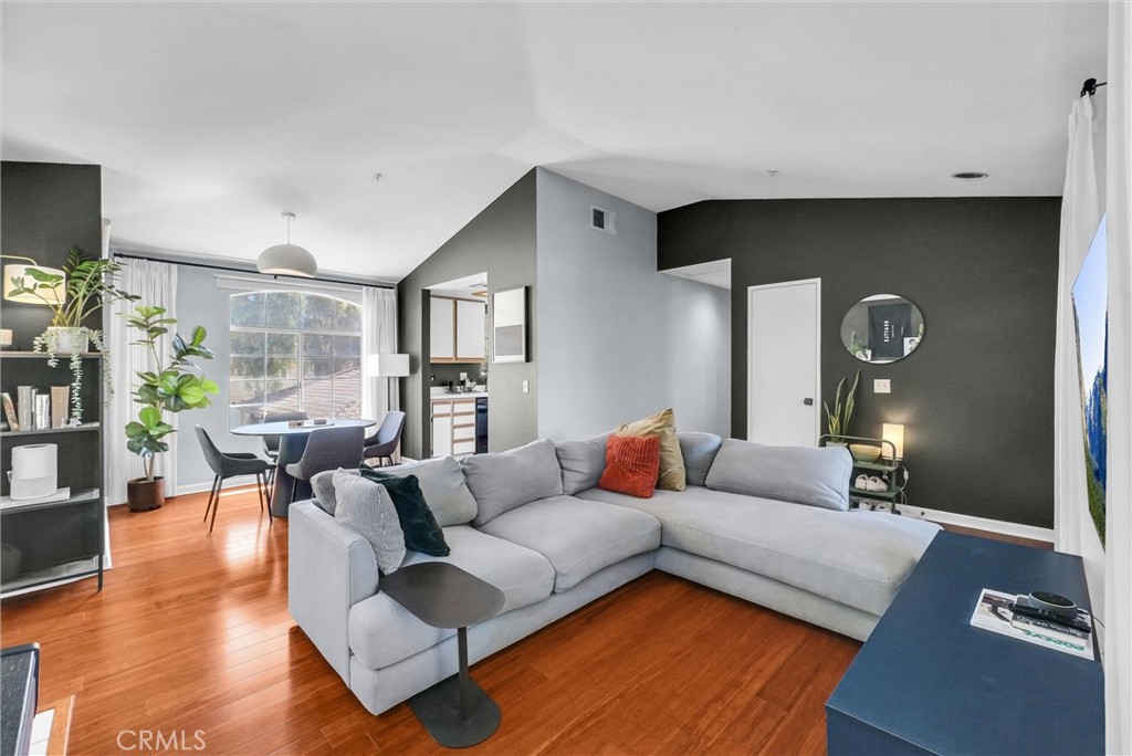 118 Gallery Way Property Photo 1