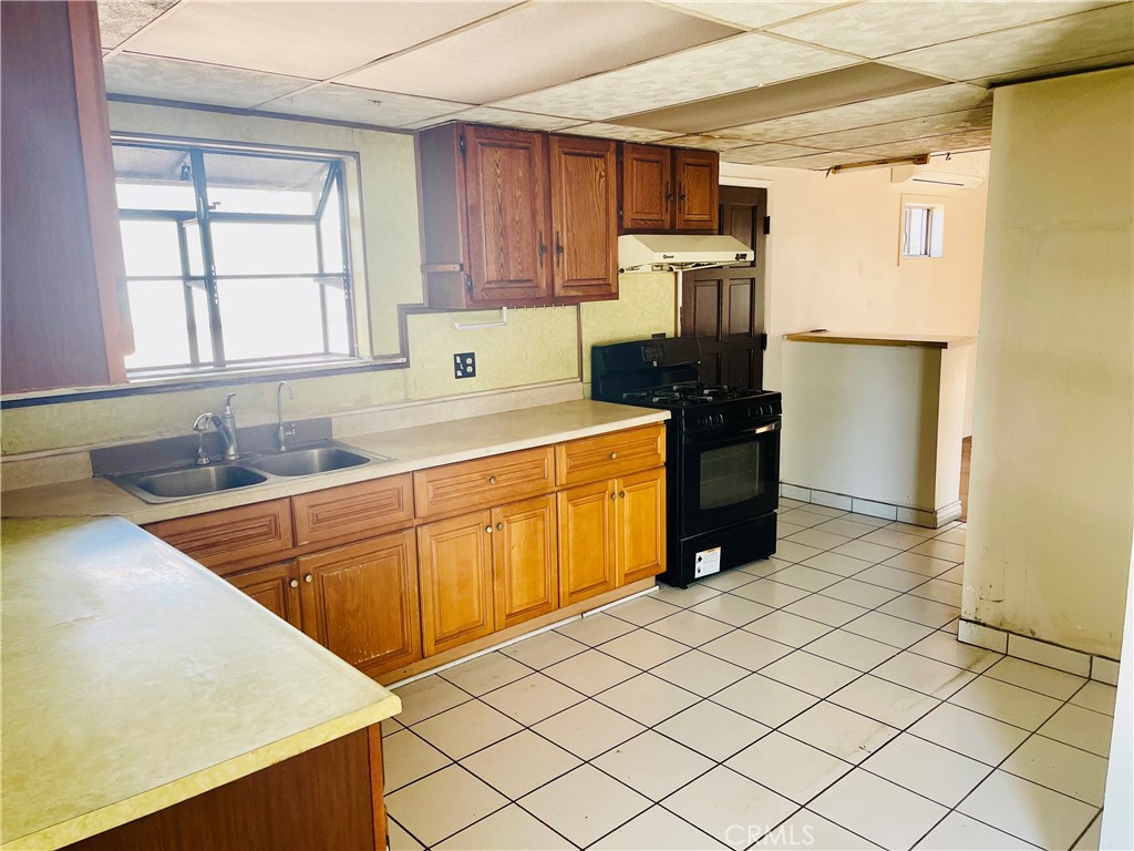 5809 Los Alamos Street Property Photo 3