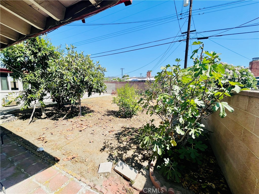 5809 Los Alamos Street Property Photo 18