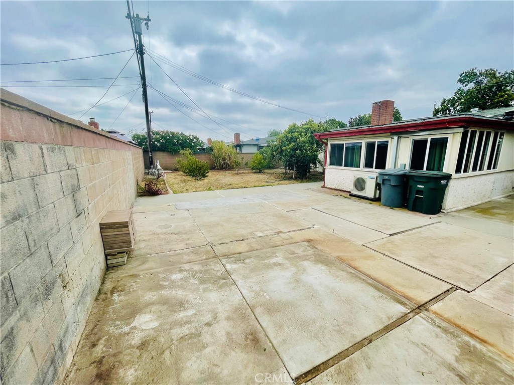 5809 Los Alamos Street Property Photo 20
