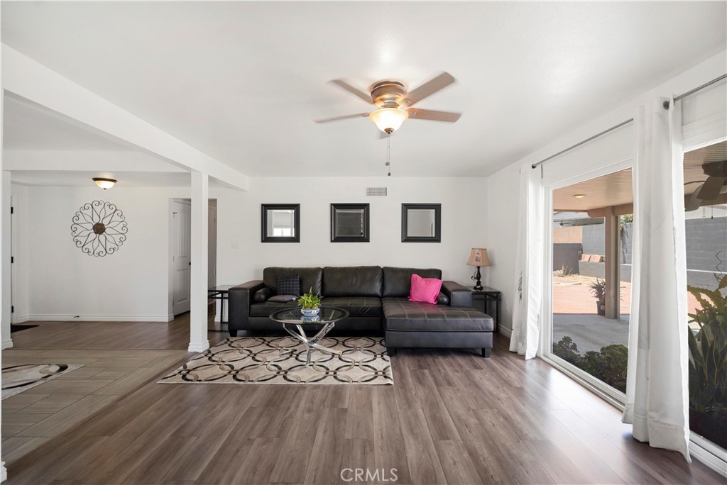 1322 W 6th Street Property Photo 5