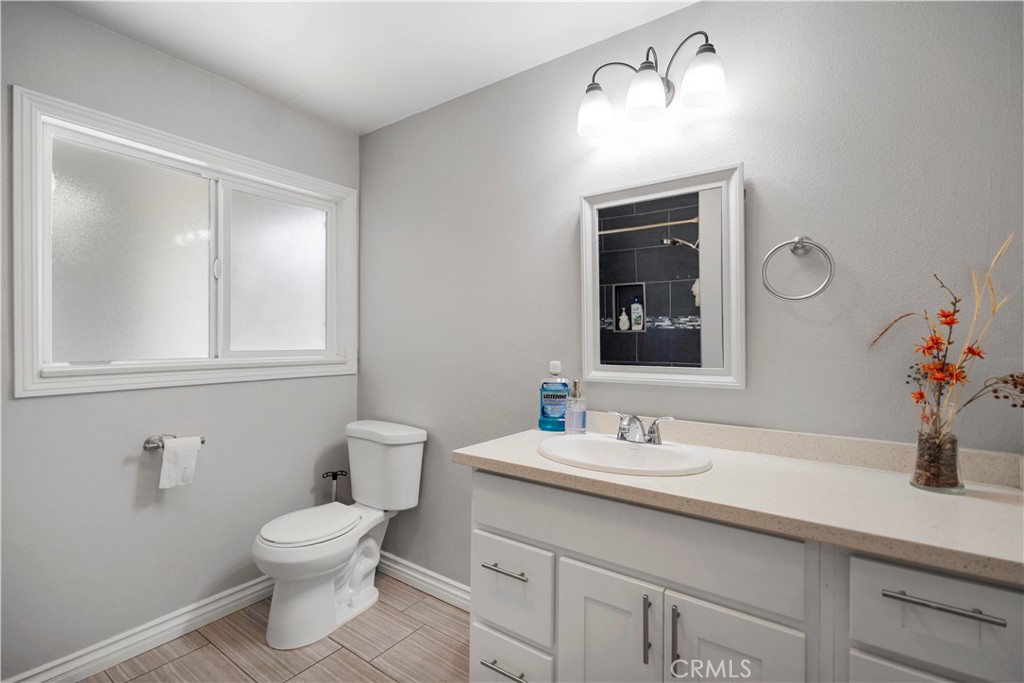 1322 W 6th Street Property Photo 8