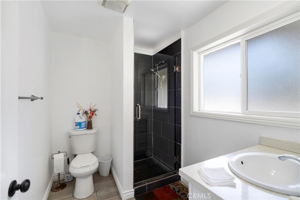 1322 W 6th Street Property Photo 11