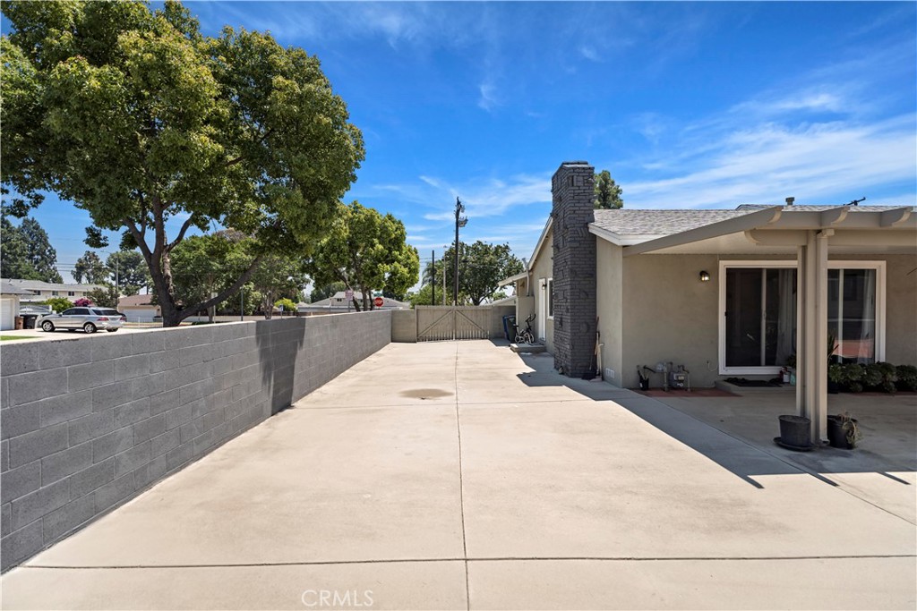 1322 W 6th Street Property Photo 12