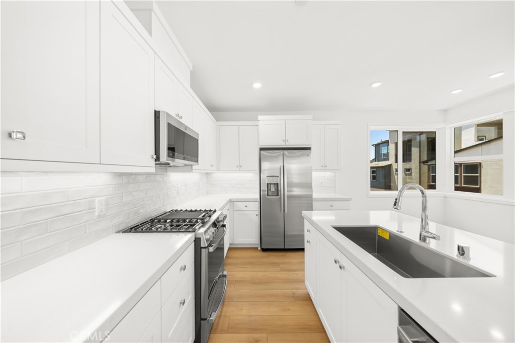 470 Lobata Property Photo 6