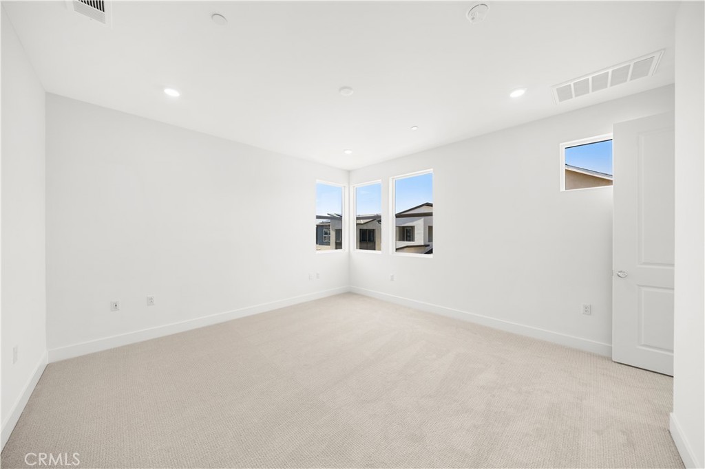 470 Lobata Property Photo 11