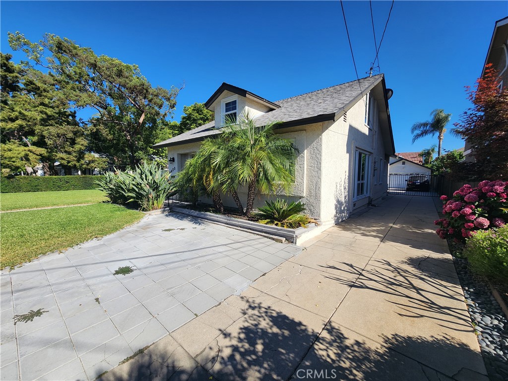 8420 E Hermosa Drive Property Photo 2