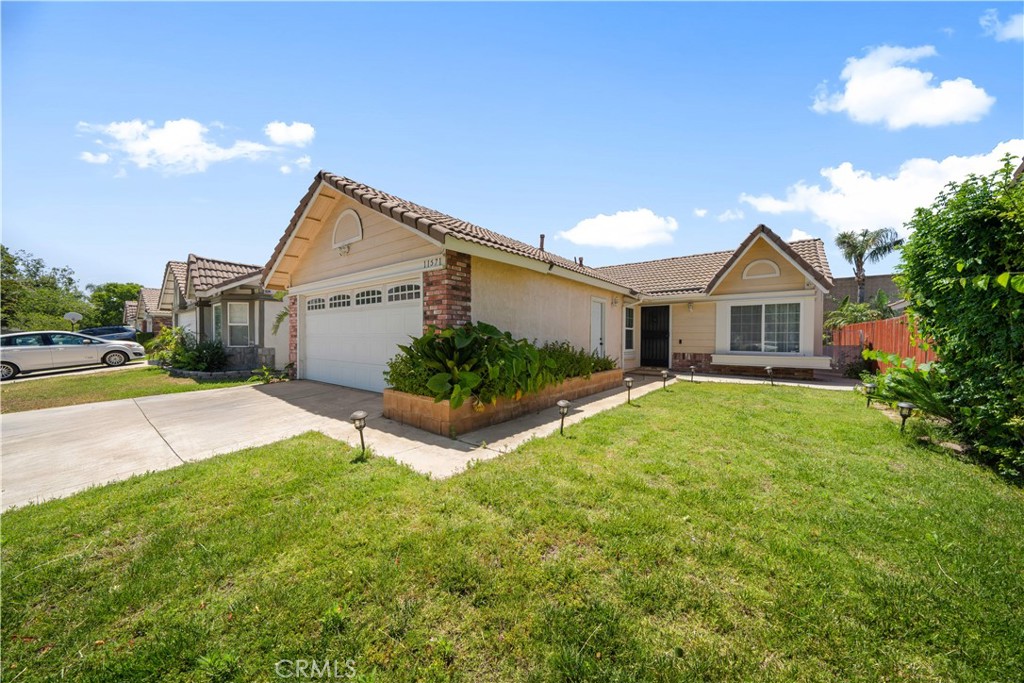 11571 Pinnacle Peak Court Property Photo 2