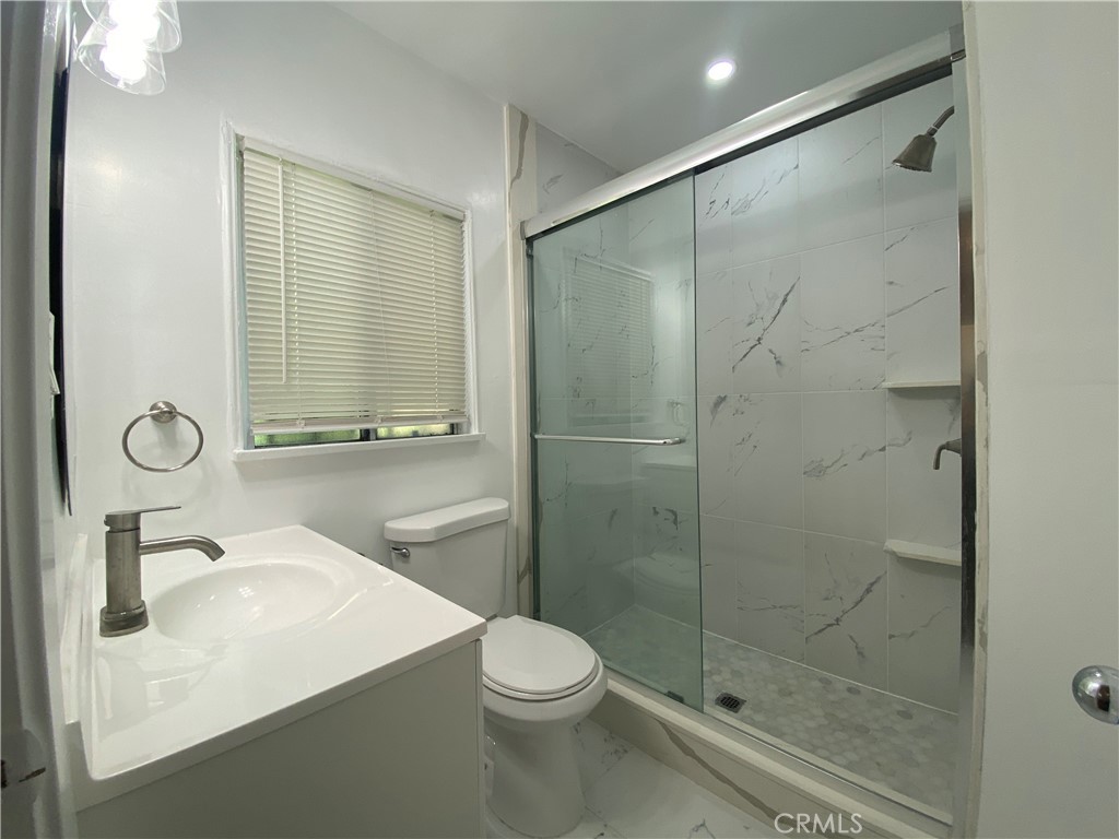 1801 W Commonwealth Avenue Property Photo 9