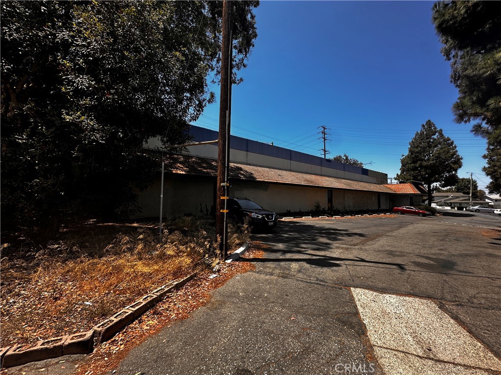 100 N Tustin Avenue Property Photo 4
