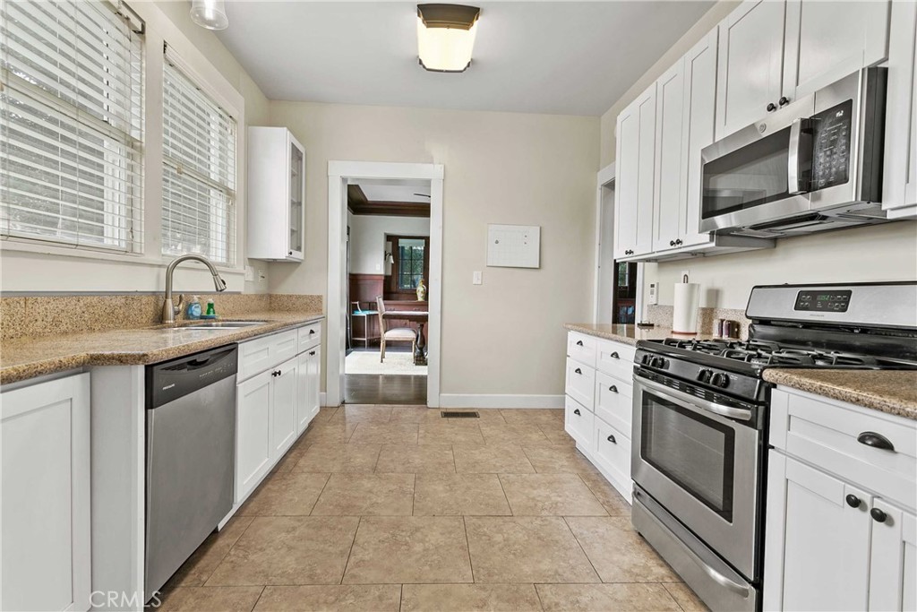 3354 Orange Street Property Photo 6