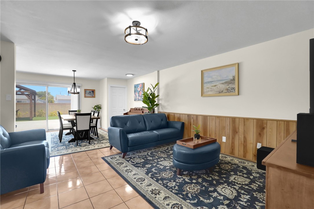 912 Jacmar Drive Property Photo 4