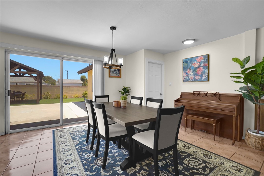 912 Jacmar Drive Property Photo 6