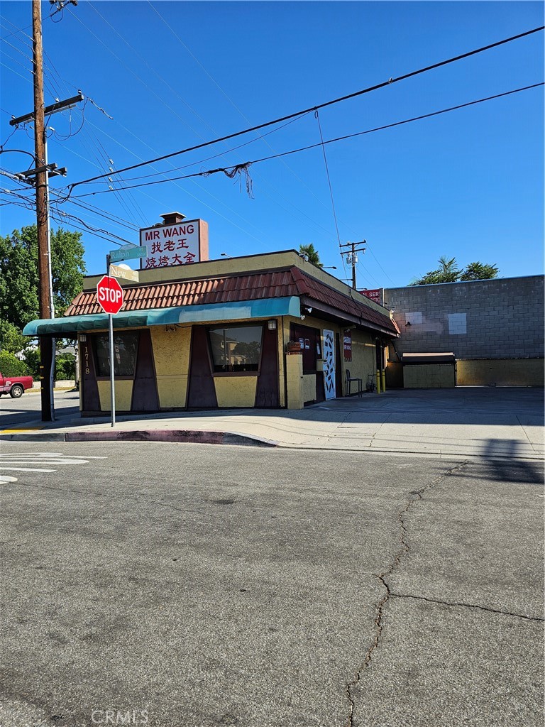 1718 New Avenue Property Photo 4